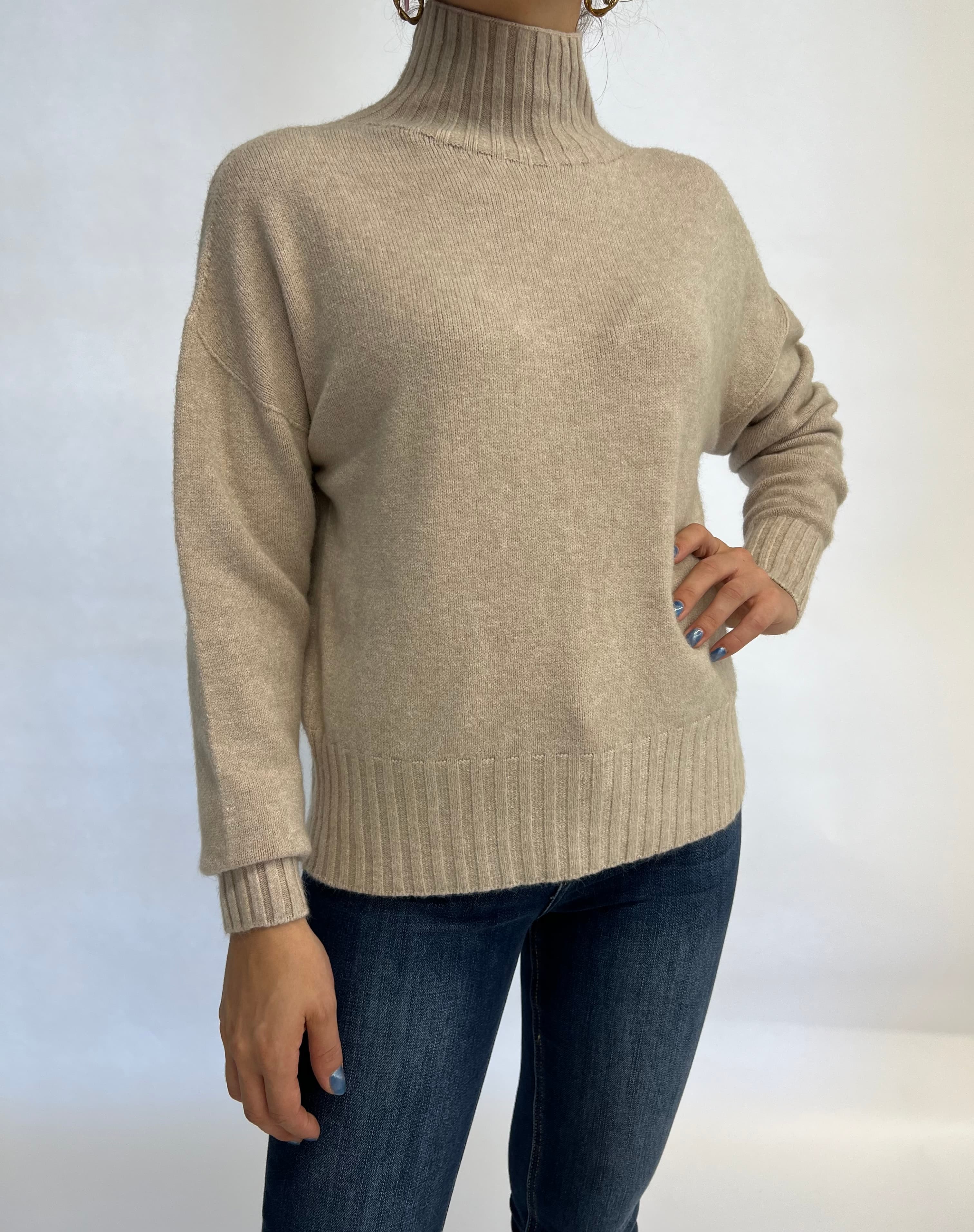 BEIGE 082